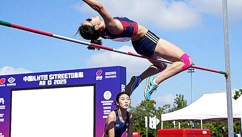 Amy Hunt hoàn thành xuất sắc 200m ở vòng chung kết Diamond League với thời gian 22.16 giây